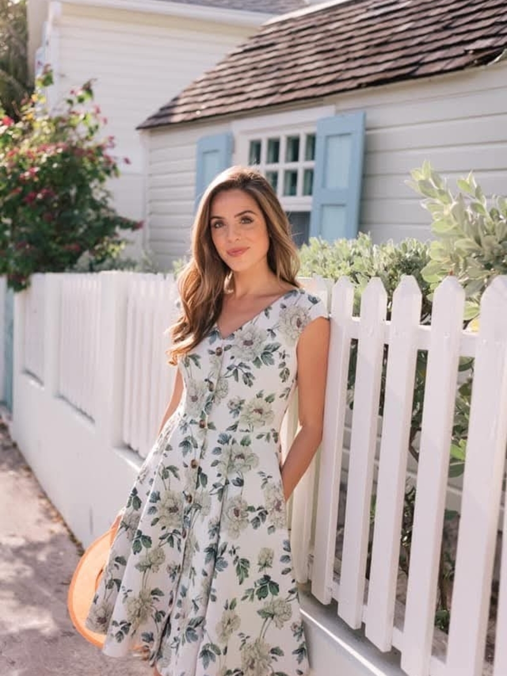 Gal Meets Glam - Lily